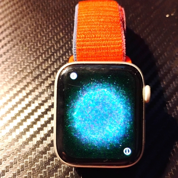 Apple watch series 4 - Picture 1 of 4